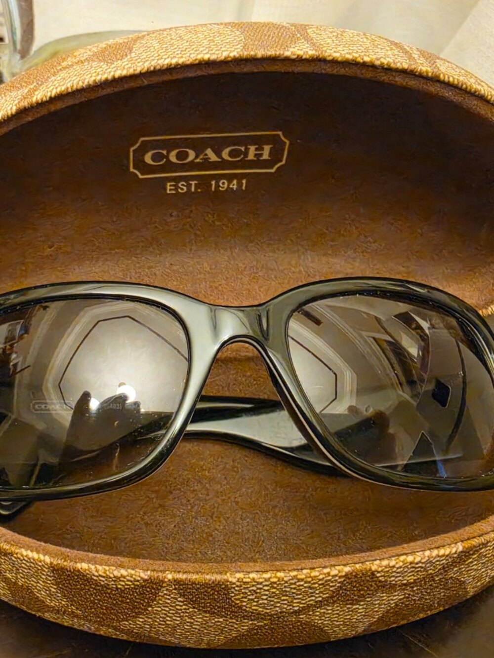 Coach Designer Lexi S493 black/white trim Sunglasses vintage Y2K with case